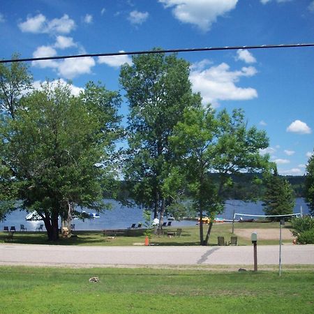 Lakewoods Cottage Oxtongue Lake ภายนอก รูปภาพ