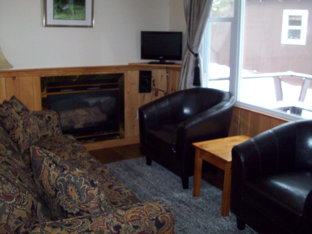 Lakewoods Cottage Oxtongue Lake ภายนอก รูปภาพ